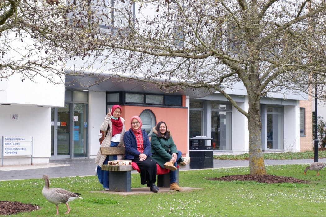 Alasan Mengapa Kamu Harus Kuliah di Luar Negeri