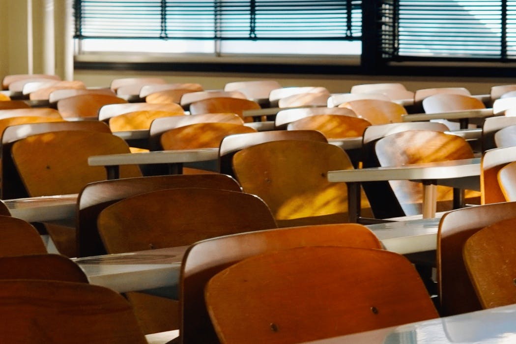 Memahami Perbedaan Antara Beasiswa Kuliah dan Pertukaran Pelajar