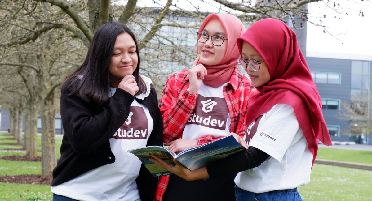 Bimbingan Beasiswa Studev